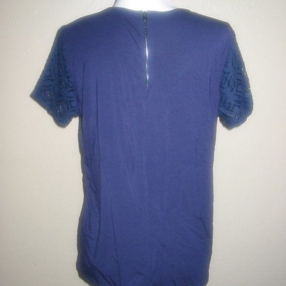 Market & Spruce Navy Hans Crochet Front Mixed Material Top Size Medium M NWT - Picture 3 of 4